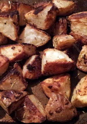 A picture of Roasted Rosemary White Potatoes.