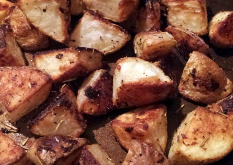 Recipe of Ultimate Roasted Rosemary White Potatoes