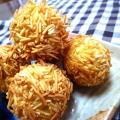 A picture of Sweet Potato and Chestnut Fried Balls.