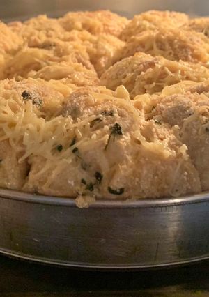 A picture of Cheesy malunggay bread.