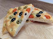Una foto de topping para focaccia