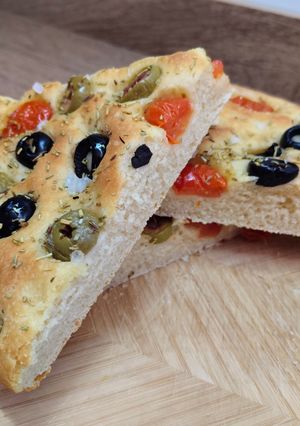 Foto principal de Focaccia de cherrys y aceitunas