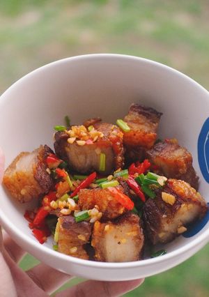 รูปของ หมูกรอบคั่วพริกเกลือ