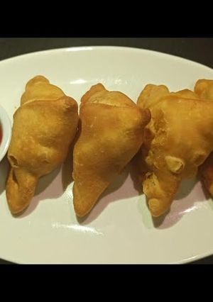 A picture of Punjabi samosa | #weekbrown #rainbowchallange.