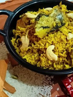 গোবিন্দভোগ চাল ও রুই মাছের মাথা দিয়ে মুড়িঘন্ট (Murighonto recipe in Bengali) রেসিপির প্রধান ছবি