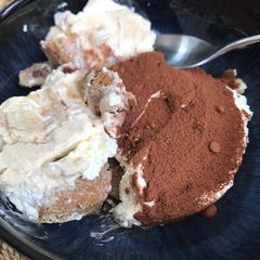 A picture of My Tiramisu.