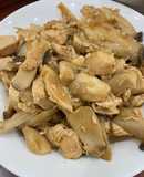 Ức gà xào nấm đùi gà