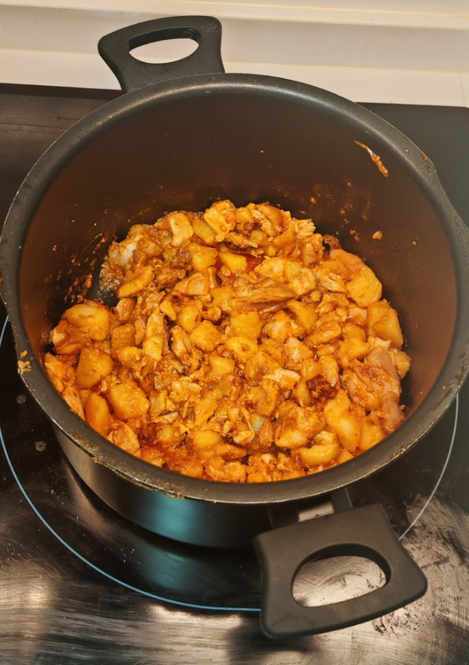 Una foto de Pollo a la cerveza con sobrasada