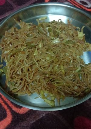 वेज नूडल्स (Veg Noodles recipe in Hindi) रेसिपी मुख्य फोटो