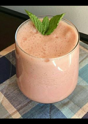 A picture of Watermelon lassi.