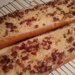 A picture of Caramelized Red Onion Garlic Bread.