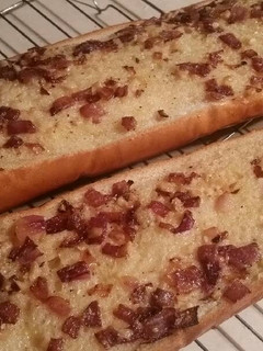 A picture of Caramelized Red Onion Garlic Bread.