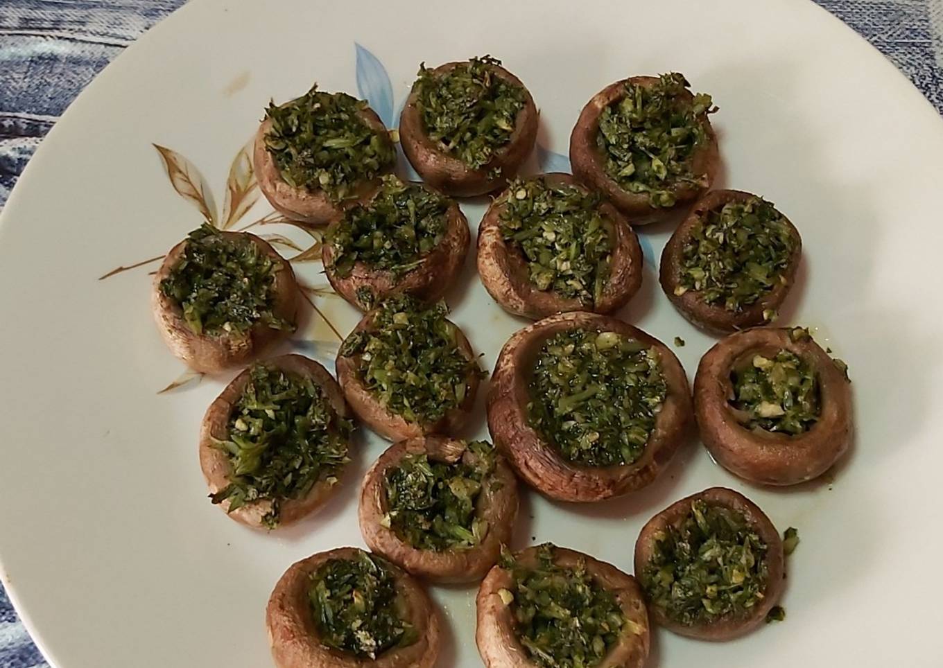 Champiñones con majao ajo y perejil