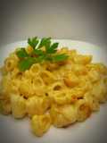 Pasta tiburones con crema de queso