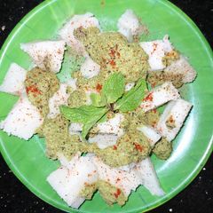 A picture of Idli chat.
