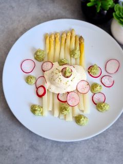Une photo de Asperge blanche & Oeuf mollet