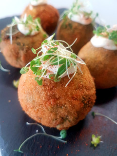 Una foto de Croquetas de espinaca y queso