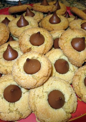 A picture of Kiss Cookies.