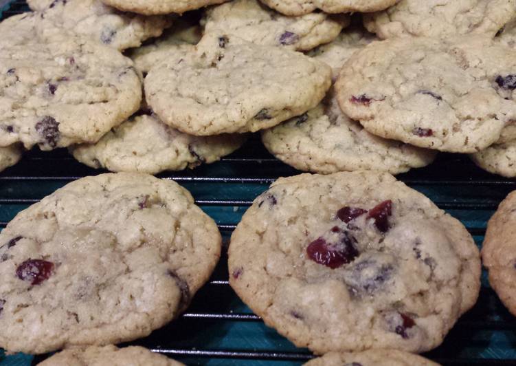 Simple Way to Prepare Award-winning Oatmeal Craisin Cookies