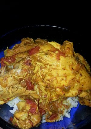 A picture of Crockpot salsa chicken.