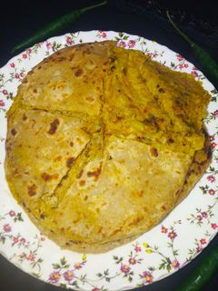 तवा आलू पराठा (tawa aloo paratha recipe in Hindi) रेसिपी मुख्य फोटो