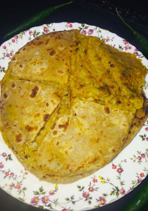 तवा आलू पराठा (tawa aloo paratha recipe in Hindi) रेसिपी मुख्य फोटो