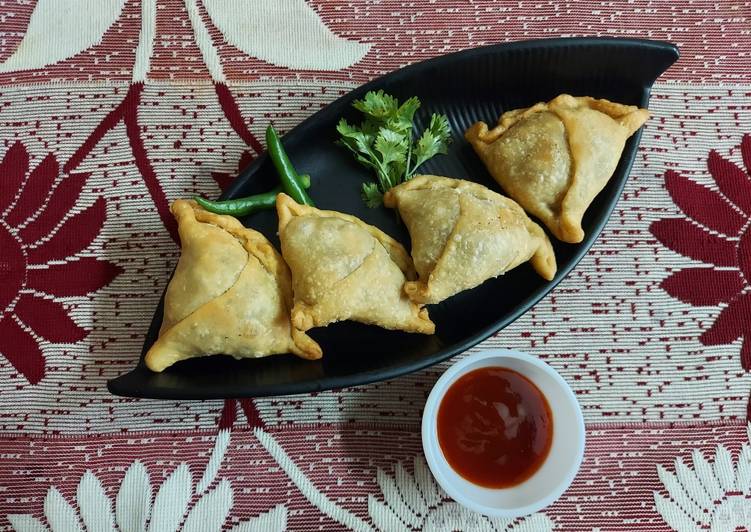 Spiced Onion Potato Stuffed Pastries or Samosa