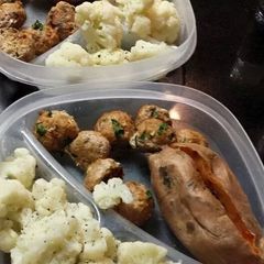 A picture of Turkey meatballs.