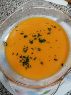 Una foto de Crema de zanahorias con crema de coco bio