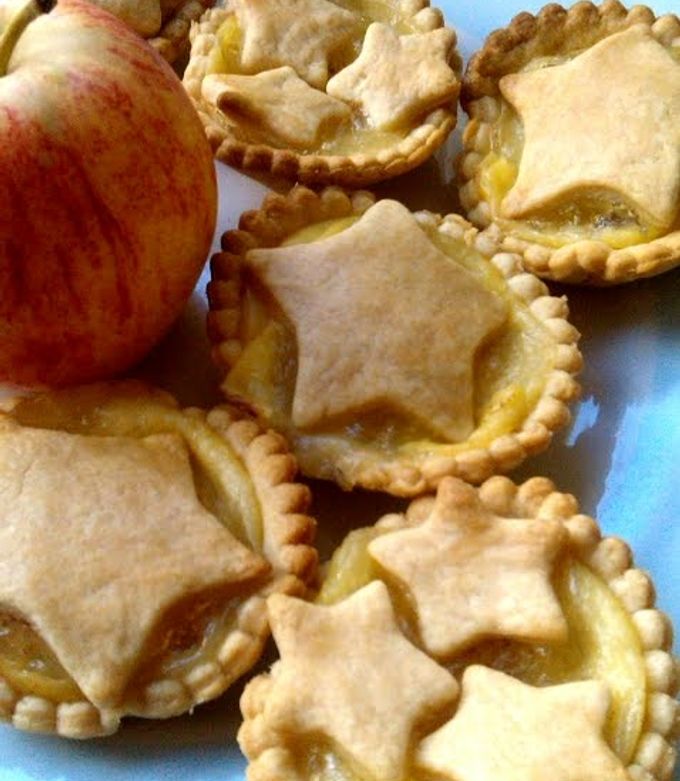 A picture of Vickys Individual Apple & Custard Pies, GF DF EF SF NF.