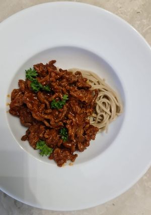 A picture of Spaghetti with mince.