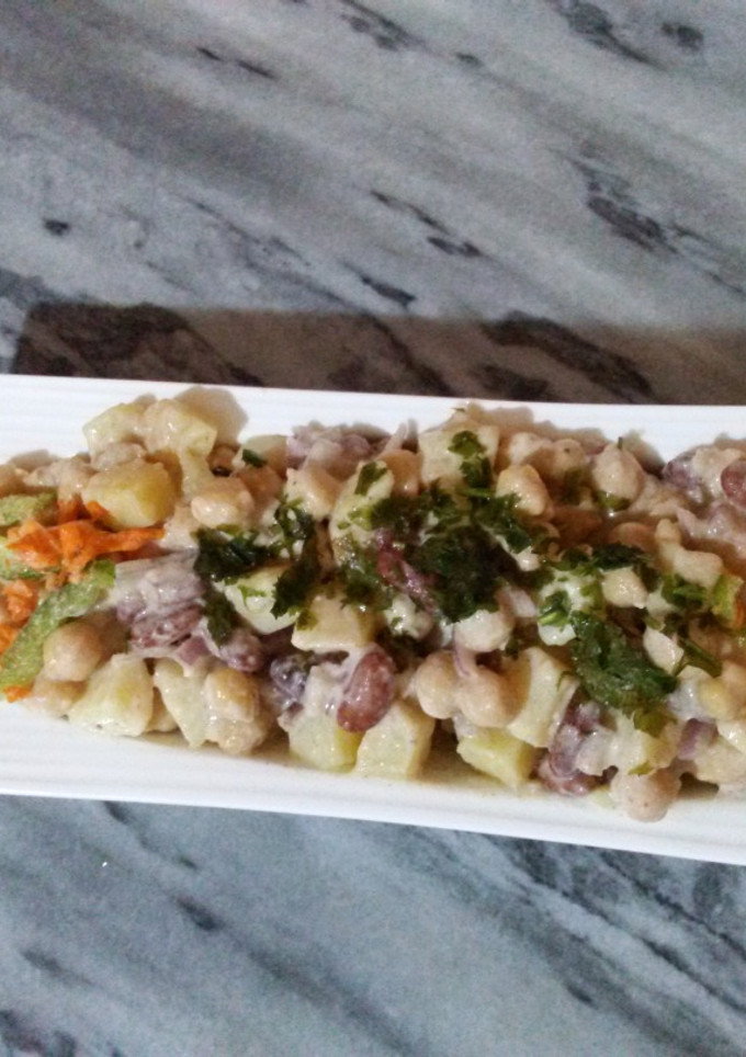 A picture of Chickpea bean salad.