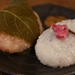 White and Pink Domyoji A picture of White and Pink Domyoji.