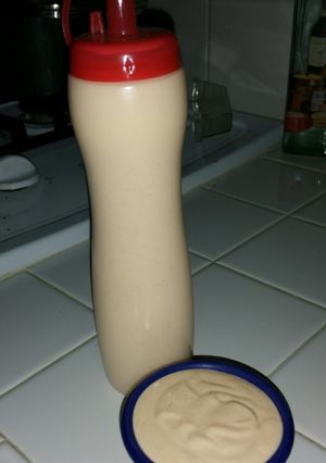 A picture of Dave's Slammin' Sauce.