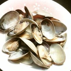 A picture of Sake-Steamed Manila Clams (Easy in the Microwave).