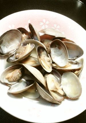 A picture of Sake-Steamed Manila Clams (Easy in the Microwave).