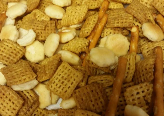 Ultimate Snack Mix