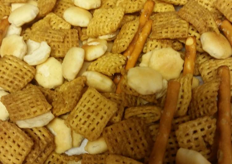 Ultimate Snack Mix