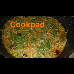 A picture of Mash ki daal.