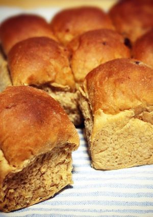 A picture of Brown Sugar Cafe Au Lait Rolls.