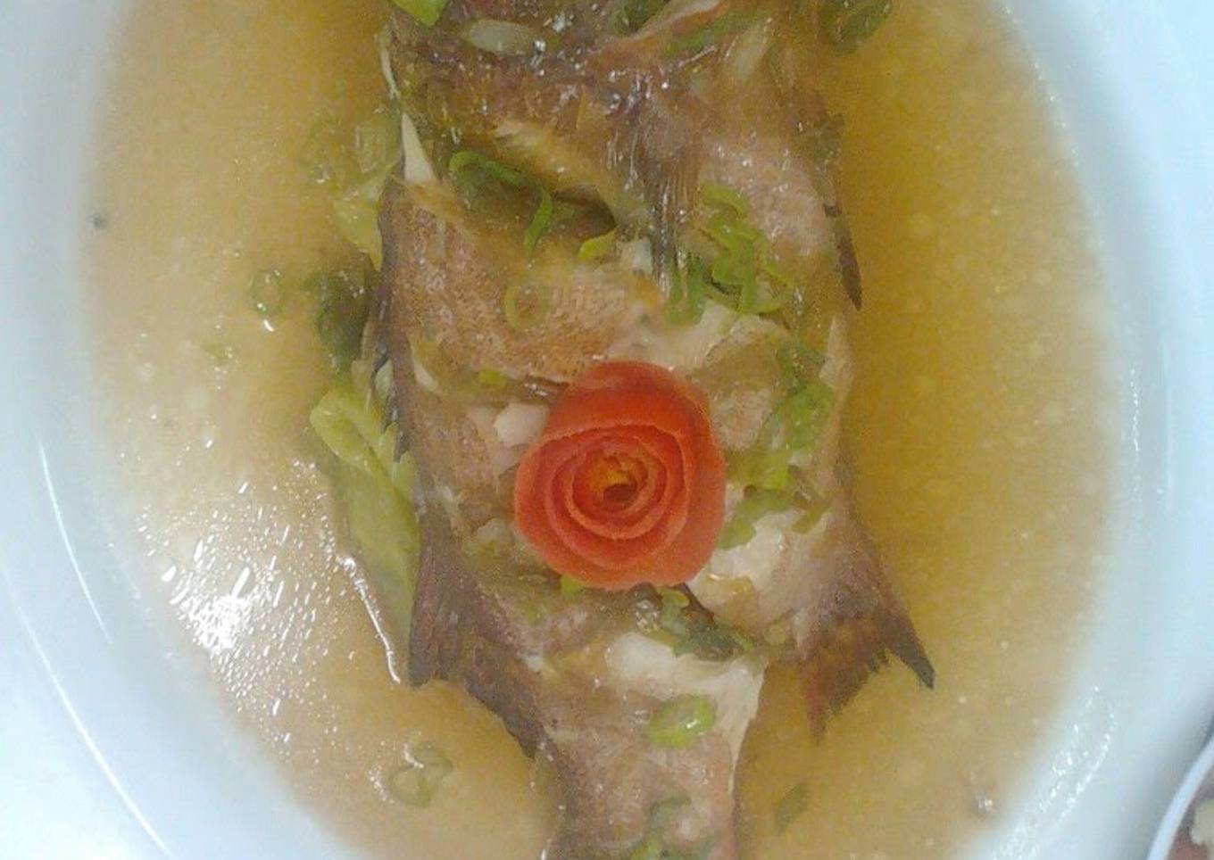 Steamed whole lapu-lapu w/white Chinese Sauce