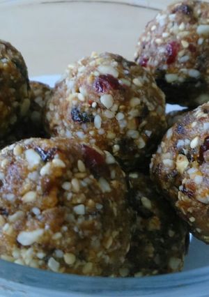 A picture of Dry Fruits Laddu.