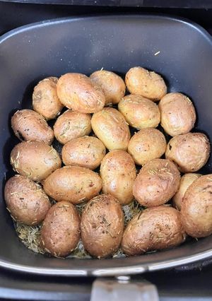 Une photo de Pommes de terre grenailles à l’air fryer