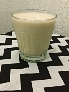 A picture of Apricot Oat Smoothie 😋.