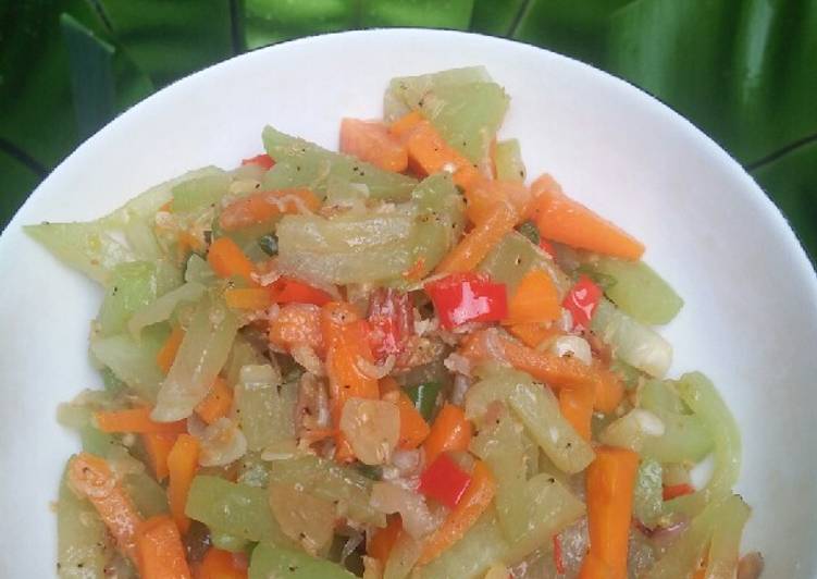 Resep Tumis Labu Siam Wortel Ebi, Enak