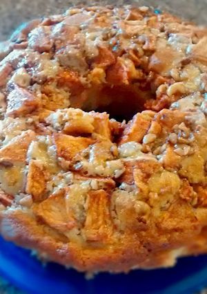 A picture of Apple Cake.