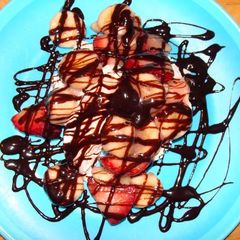 A picture of taisen's ice cream sugar treat.