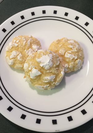 A picture of Gooey Butter Cookies.