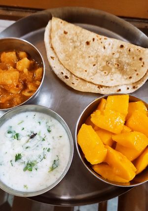 माई कंफर्ट फ़ूड(my comfort food recipe in hindi) रेसिपी मुख्य फोटो
