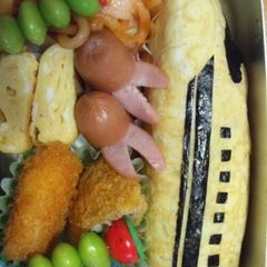 A picture of "Doctor Yellow" Bullet Train Bento.